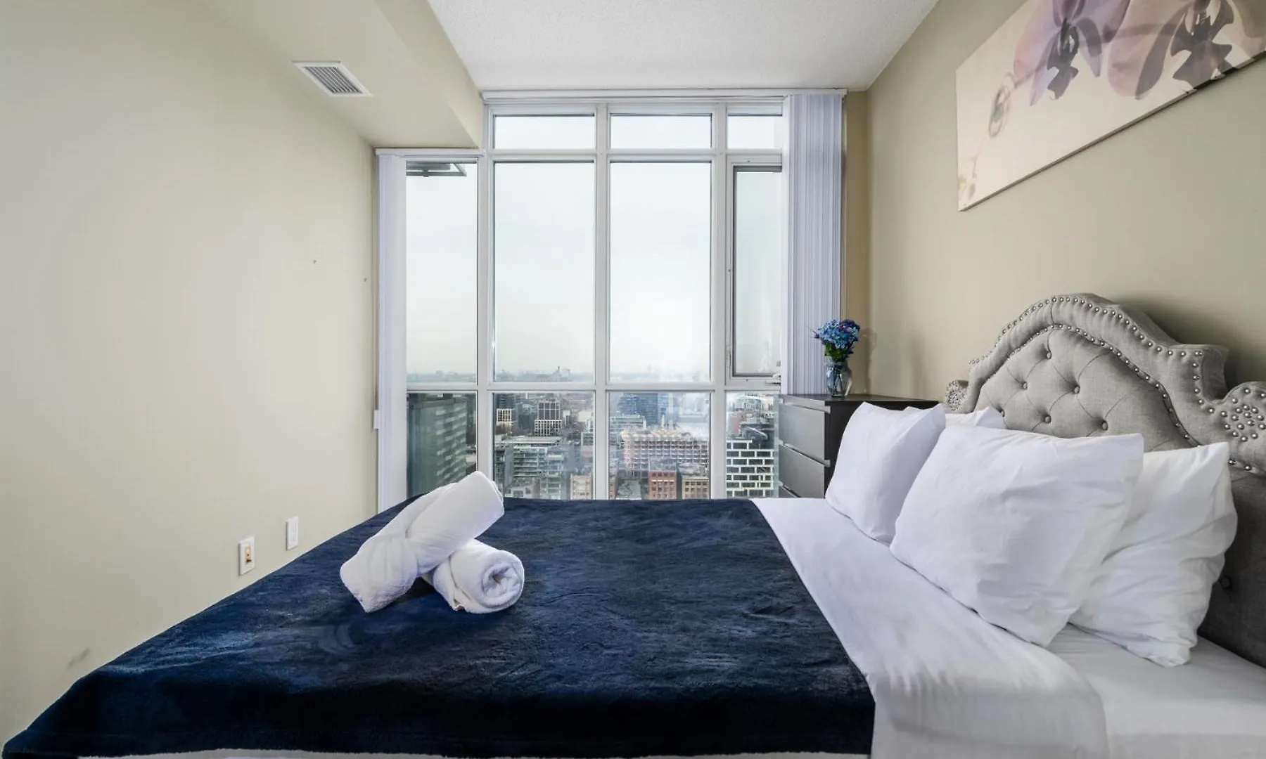 Iceboat Suites Toronto 0*,  Canada