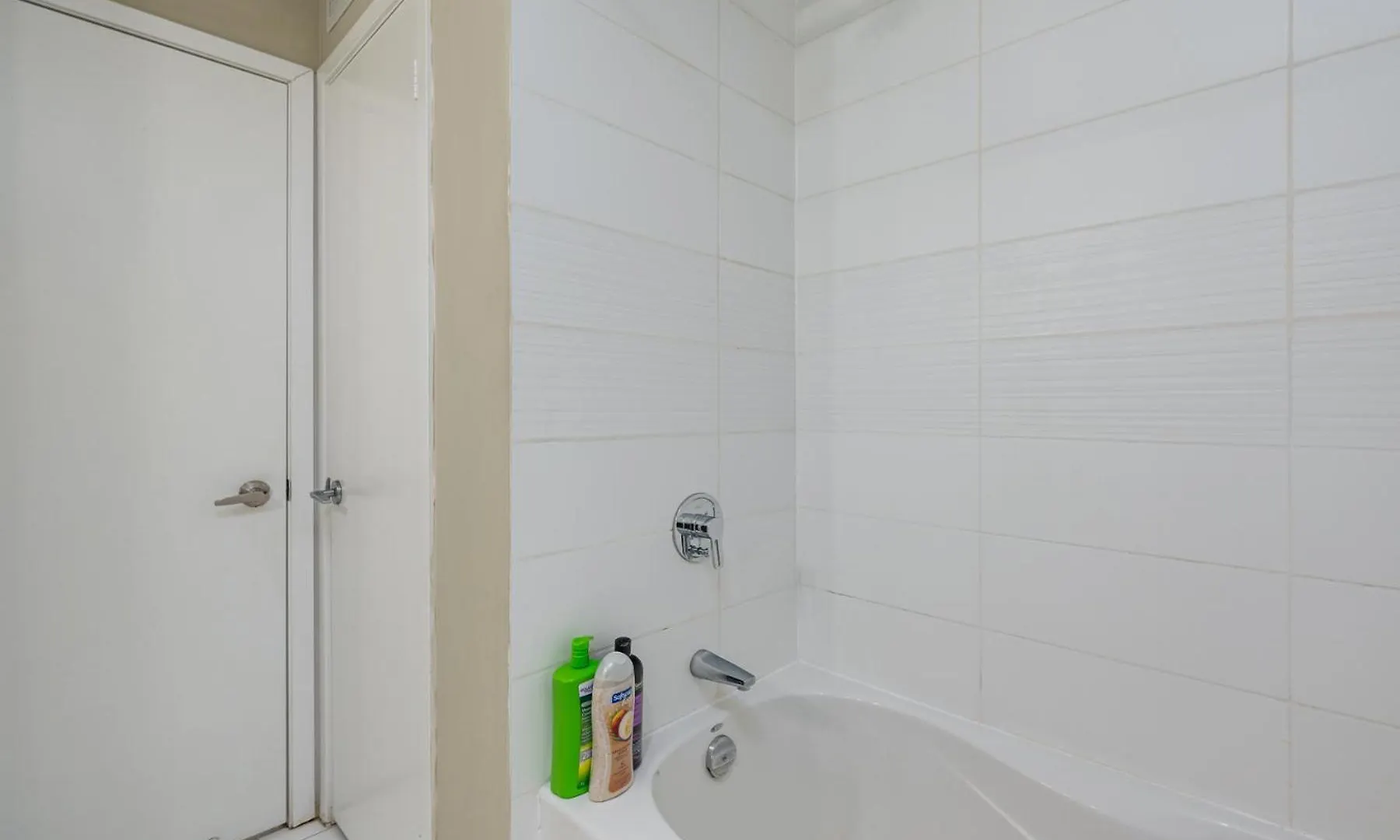 Hotel Iceboat Suites Toronto