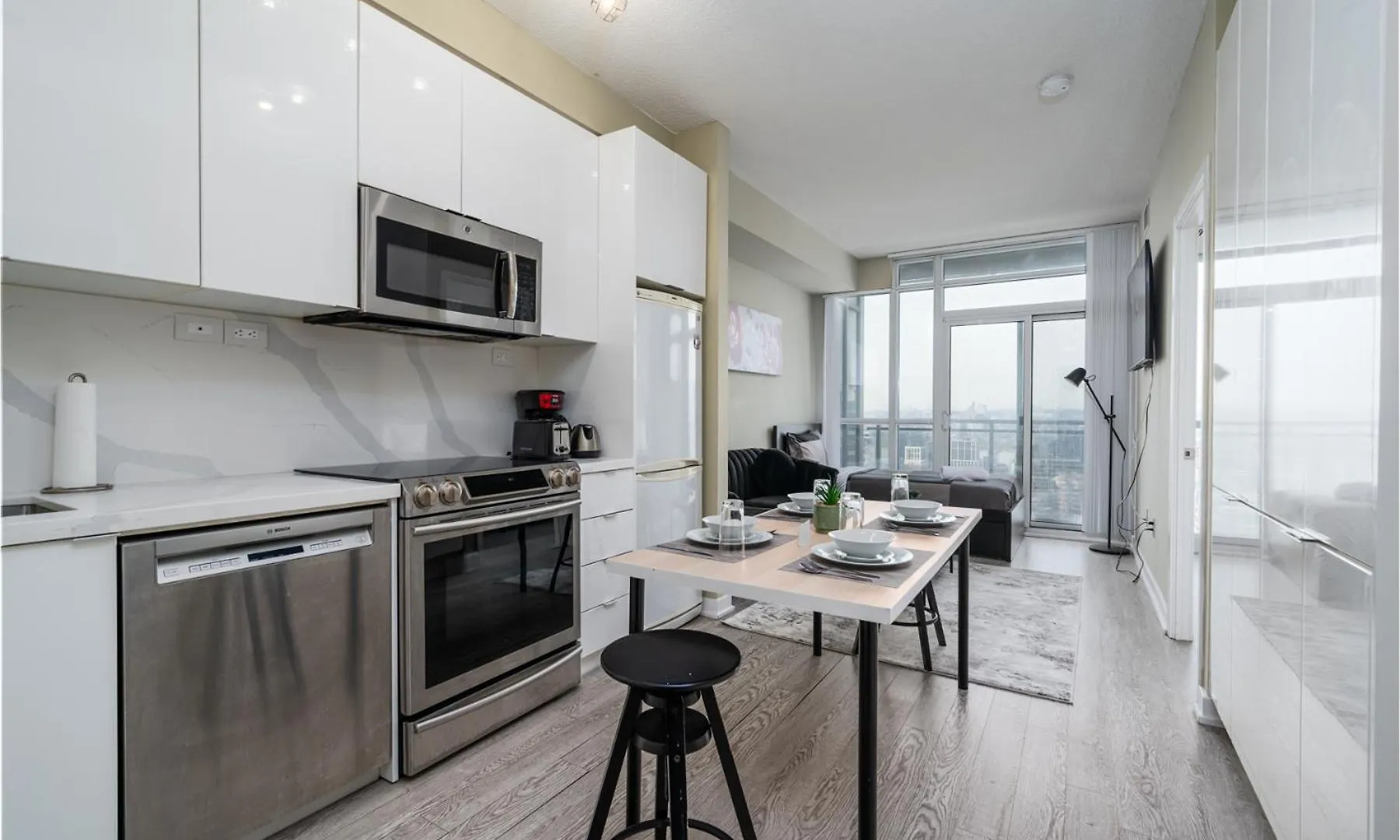 Iceboat Suites Toronto
