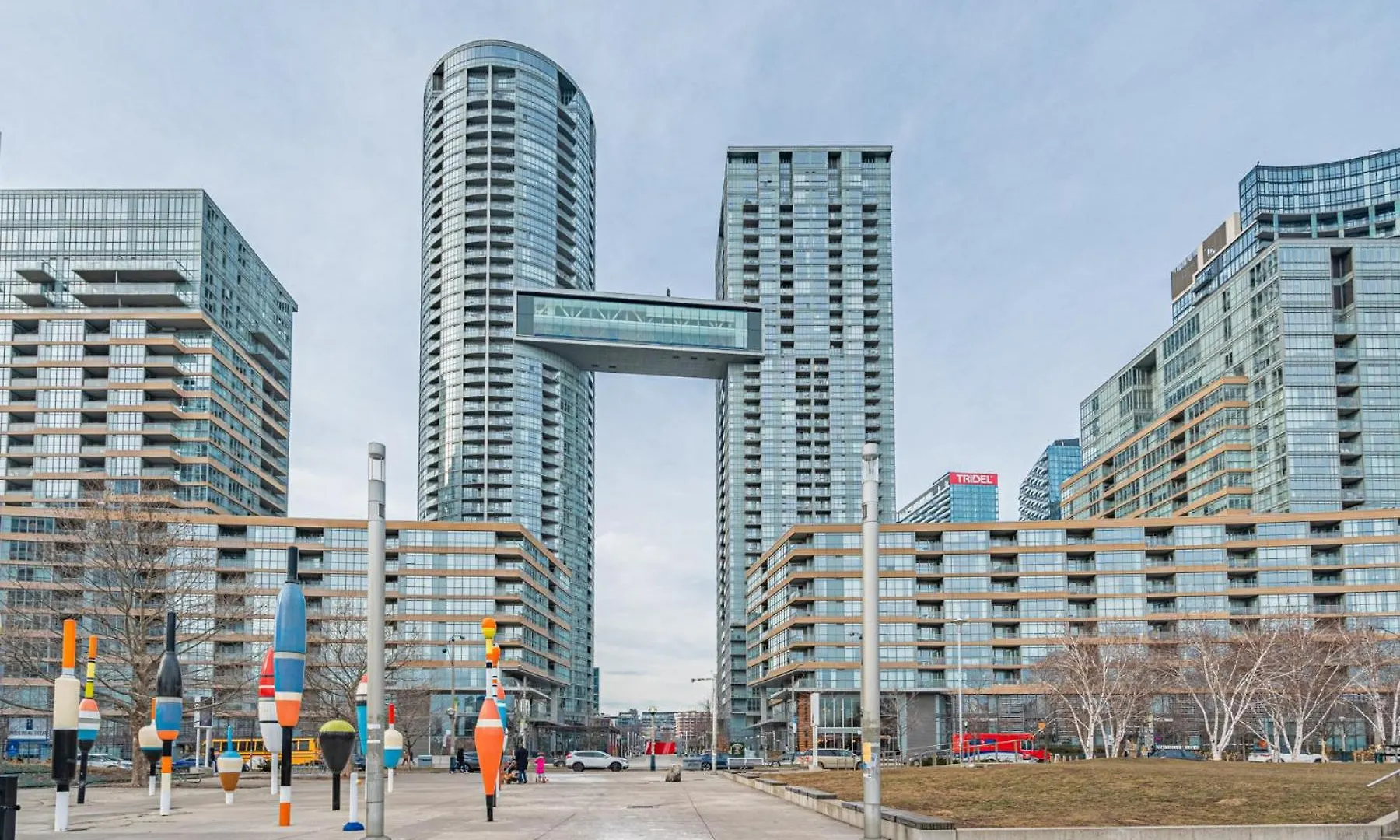 Iceboat Suites Toronto Hotel